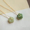 Natural Crystal Flower Pendant Necklace Green Gemstone Charm Necklace Amulet Adjustable Gold Chain for Daily Use